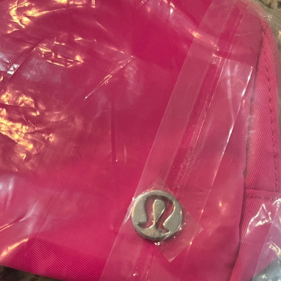 NWT Lululemon Sonic Pink Everywhere Belt Bag 1L - Picture 11 of 11